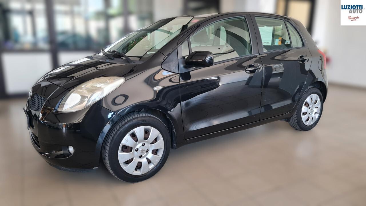 Toyota Yaris 1.3 5P LUNA