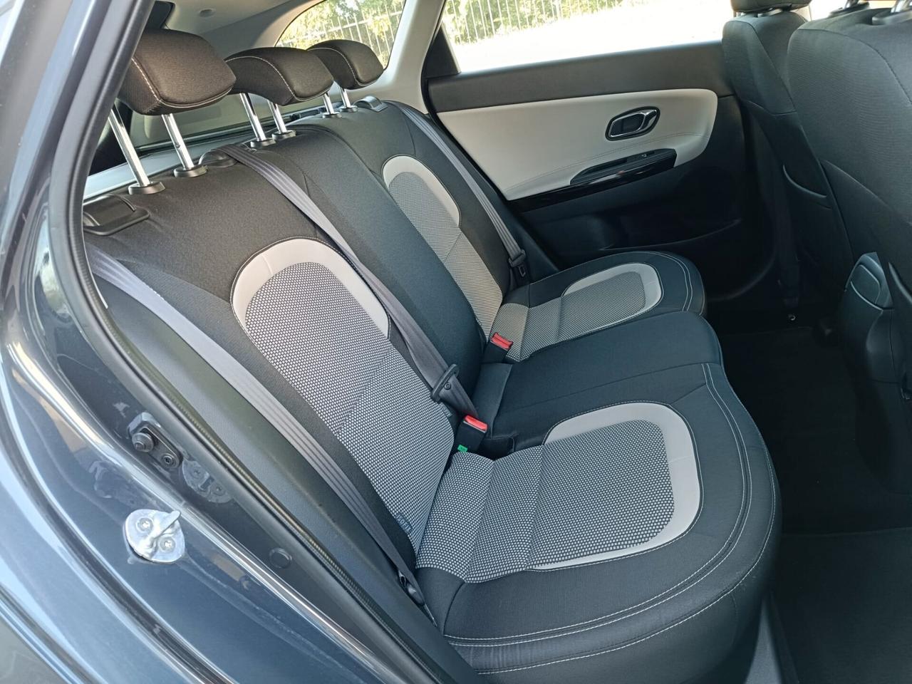 Kia Ceed cee'd 1.6 CRDi 136 CV DCT SW EcoDynamics Business Class