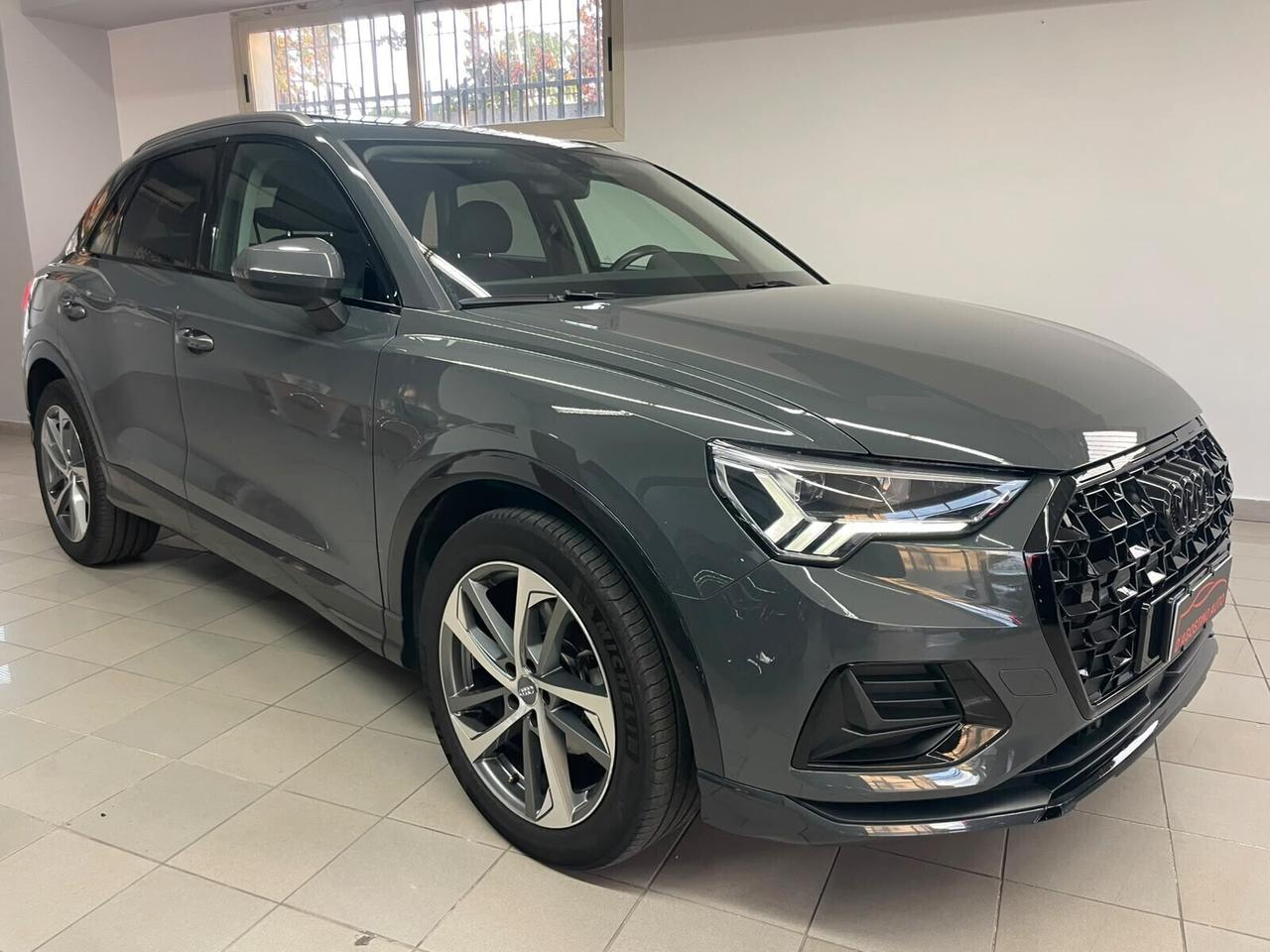 Audi Q3 35 TDI S tronic line edition Identity Black Tetto Apribile