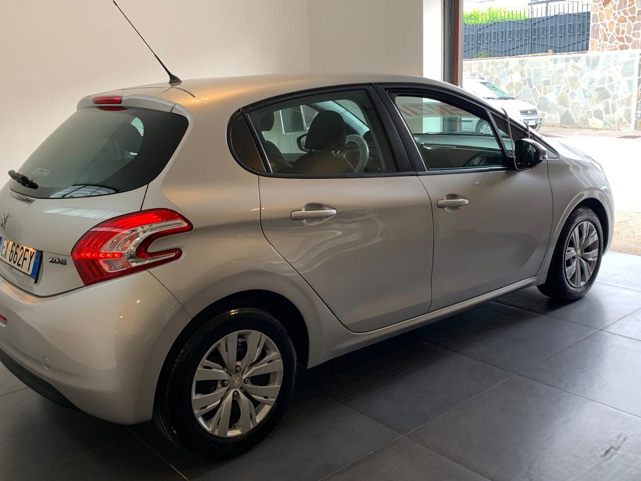 Peugeot 208 PureTech 82 5 porte Allure