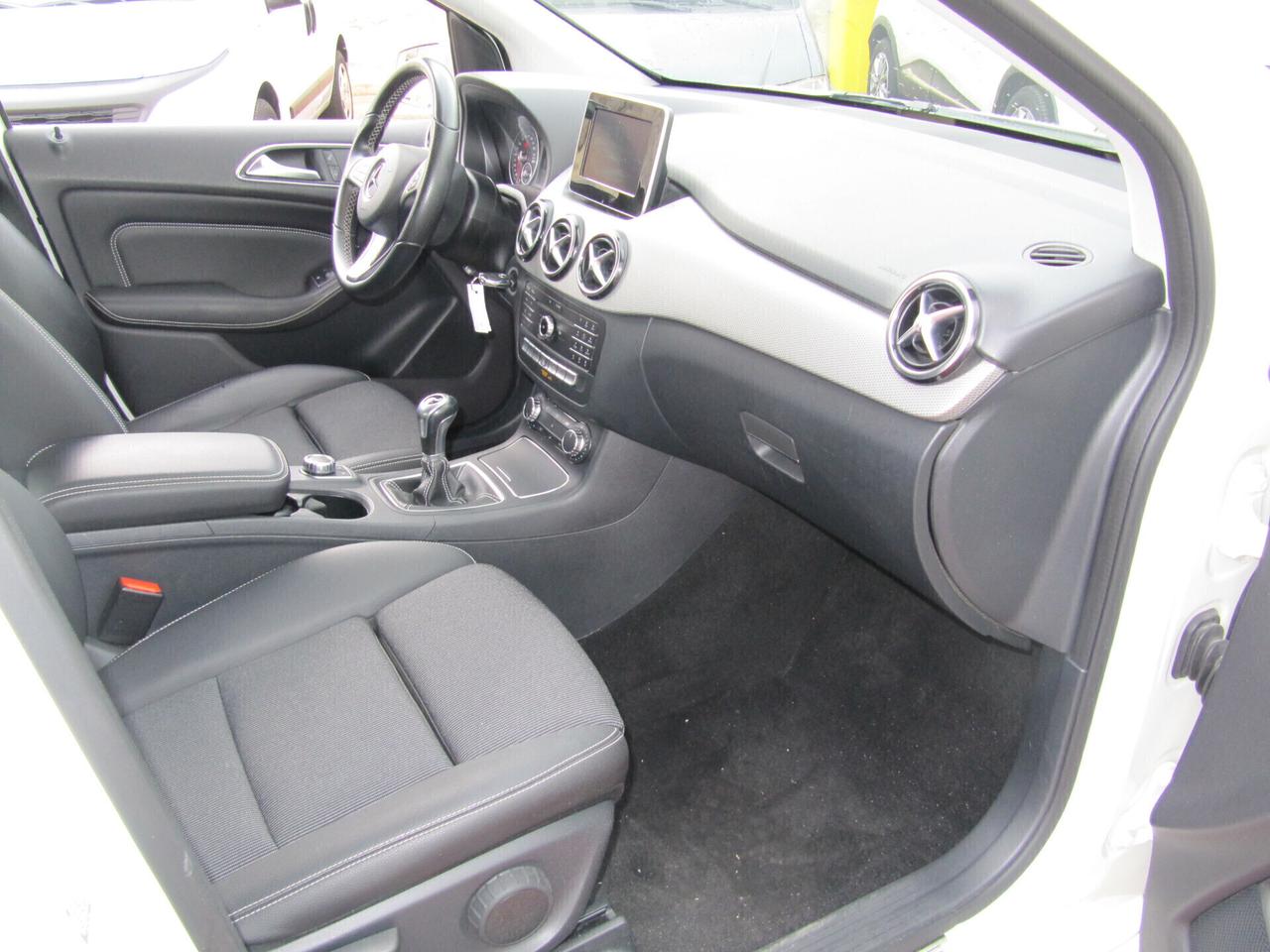 Mercedes-benz B 180 B 180 d Premium - 2016