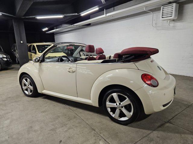 VOLKSWAGEN New Beetle 1.6 Cabrio Lim. Red Edt.