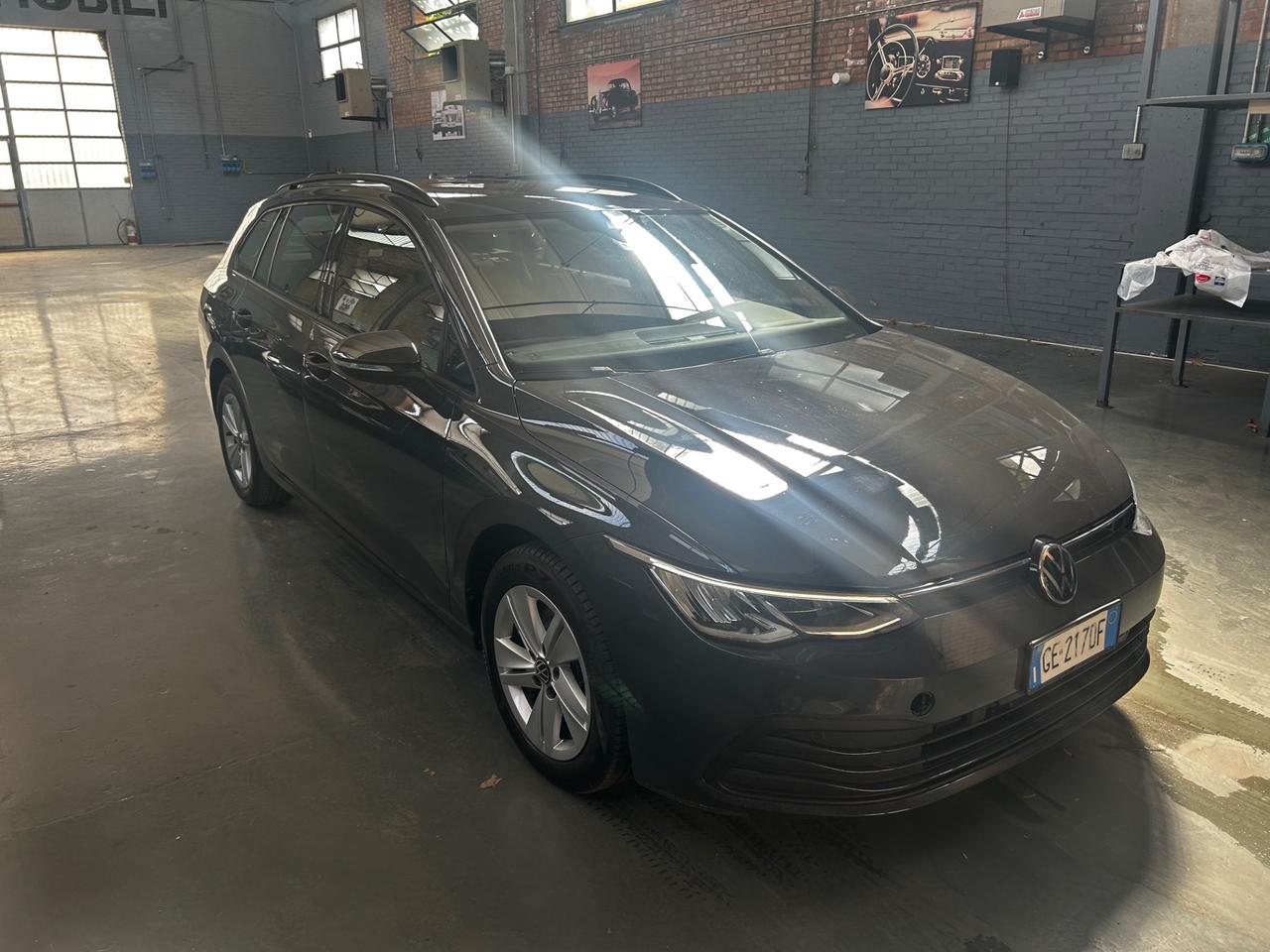 Volkswagen Golf variant 2.0 TDI 115 CV SCR Life Neopatentati