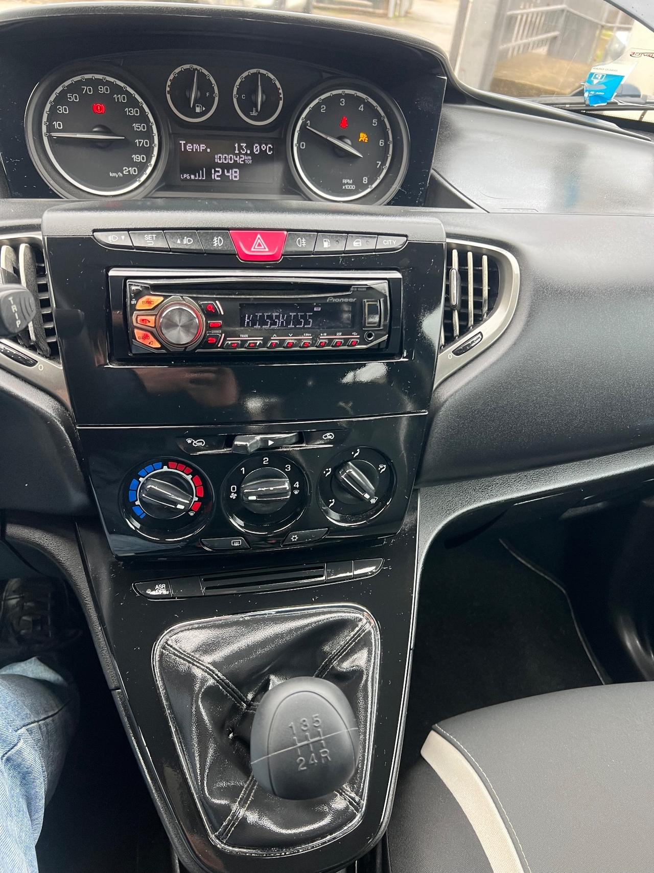 Lancia Ypsilon 1.2 69 CV 5 porte GPL Ecochic Gold