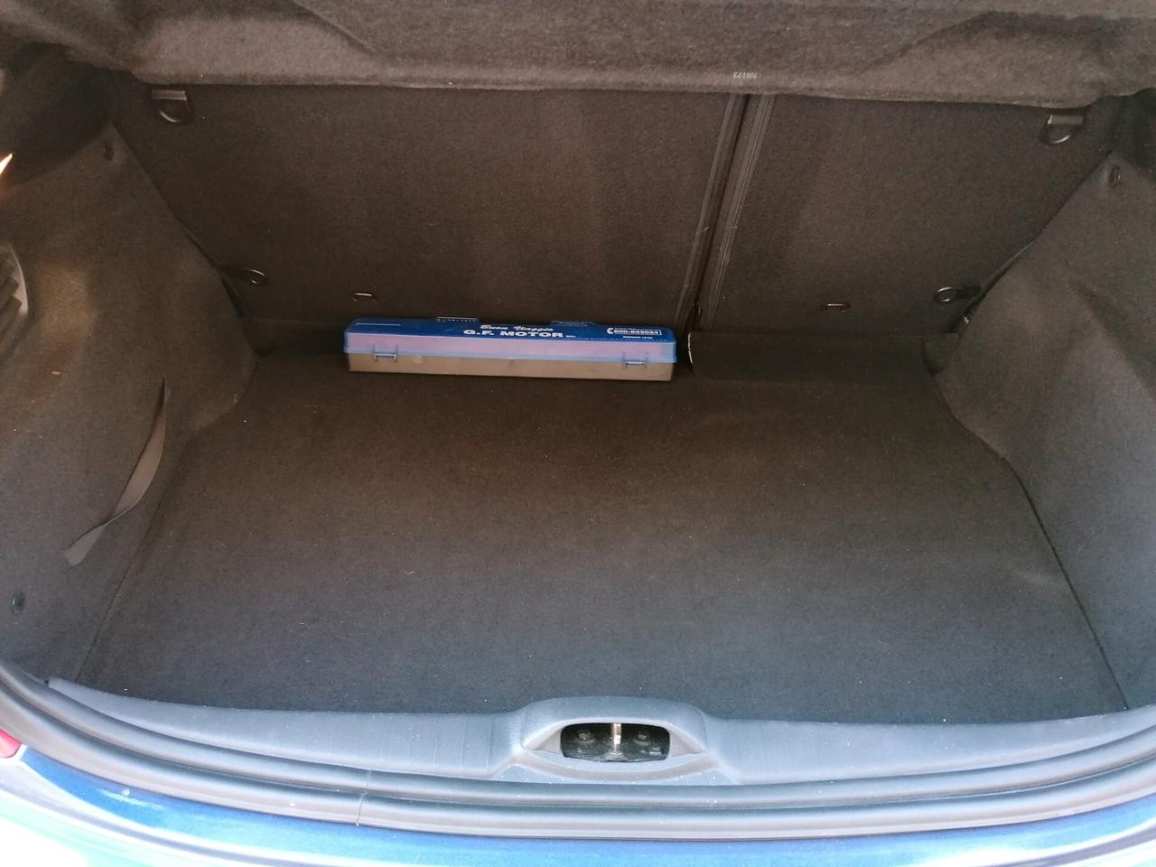Peugeot 208 1.4 HDi 68 CV 5 porte Allure