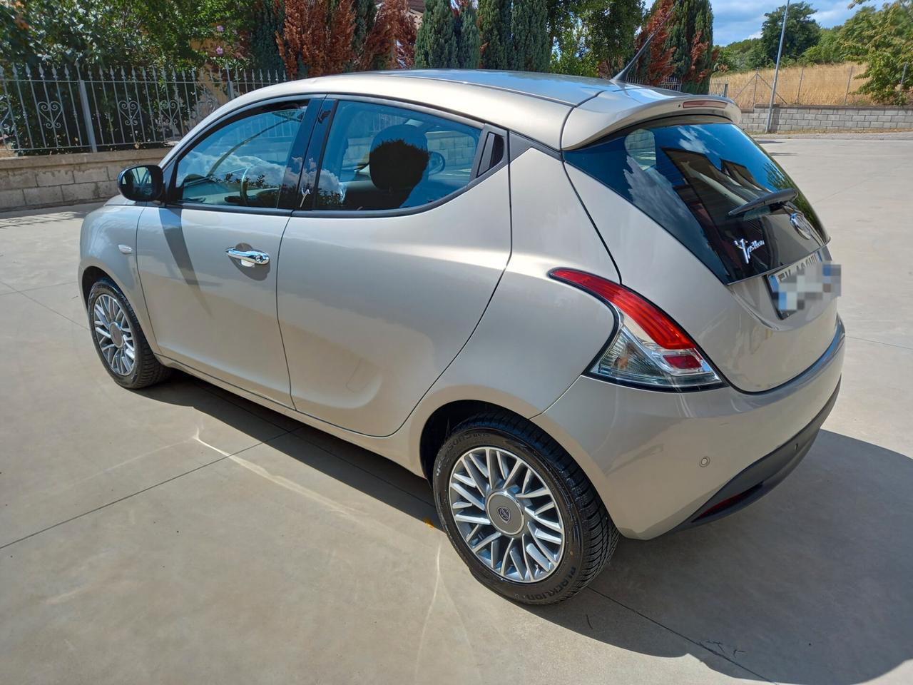 Lancia Ypsilon 1.2 69 CV SOLO 30000 KM !!!