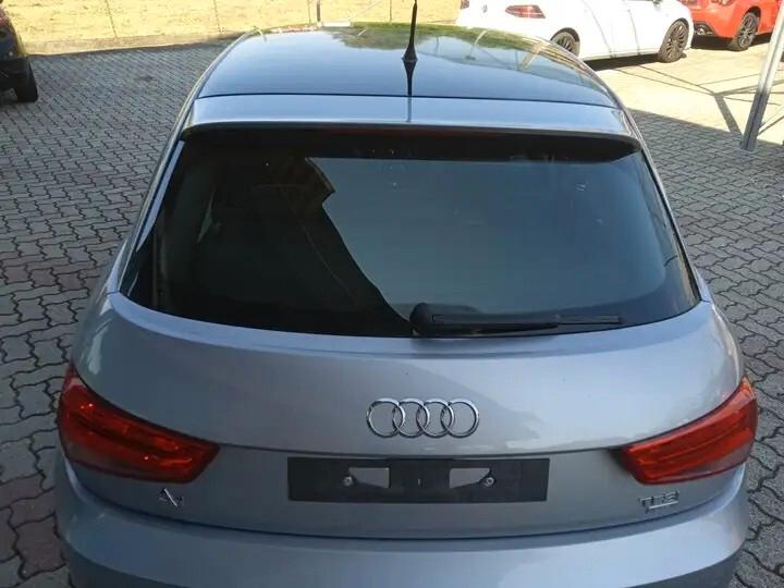 Audi A1 ULTRA DESIGN SENS PARK POSTERIORI VOLANTE MULTIFUNZIONI SEDILI RISCALDATI PER NEO PATENTATI