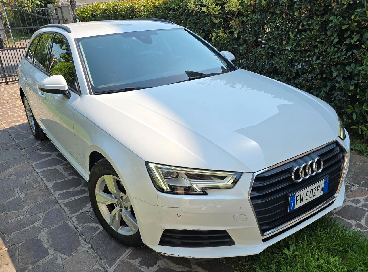 Audi A4 Avant 35 TDI S tronic Business Sport