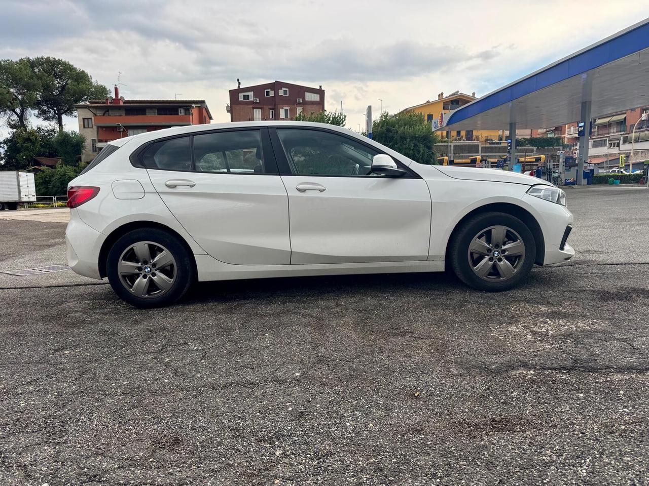 Bmw 116 116d 5p. Advantage