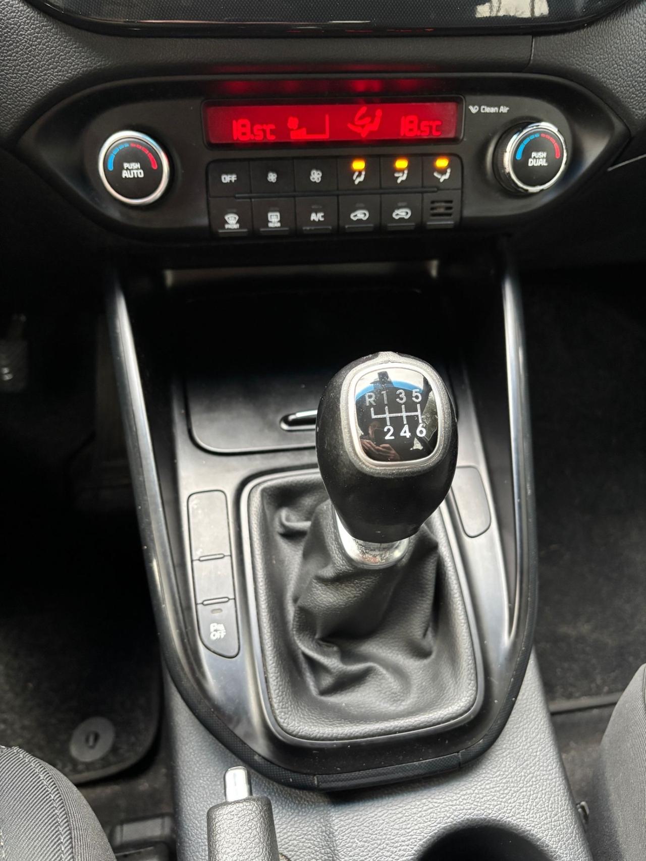 Kia Carens 1.7 CRDi 141 CV Platinum