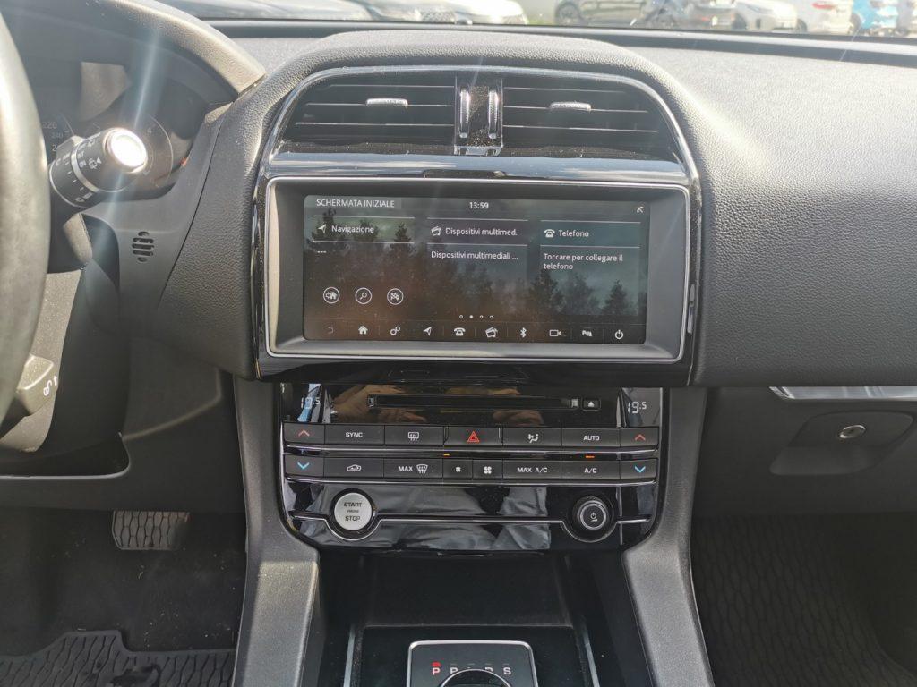 JAGUAR F-Pace (X761) F-Pace 2.0 D 240 CV ...
