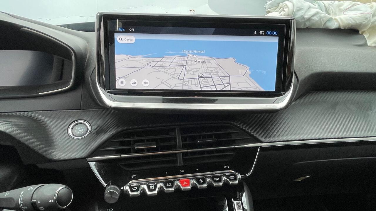 Peugeot 208 PureTechAllure (incidentata)