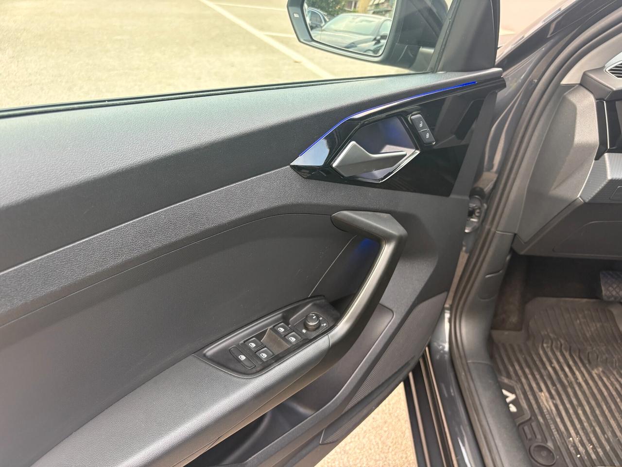 Audi A1 SPORTBACK 30 TFSI S TRONIC LINE IDENTITY BLACK 110CV