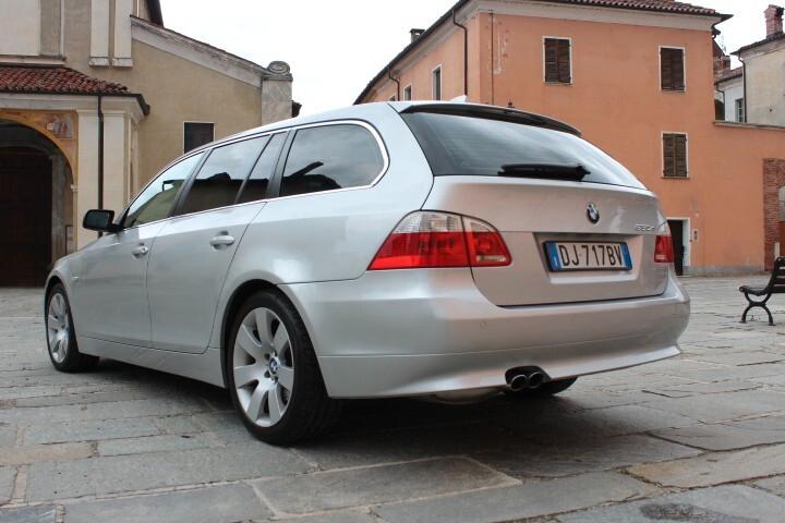 Bmw 530d Touring Futura DA AMATORE FULL OPTIONALS 8 GOMME SU CERCHI LEGA