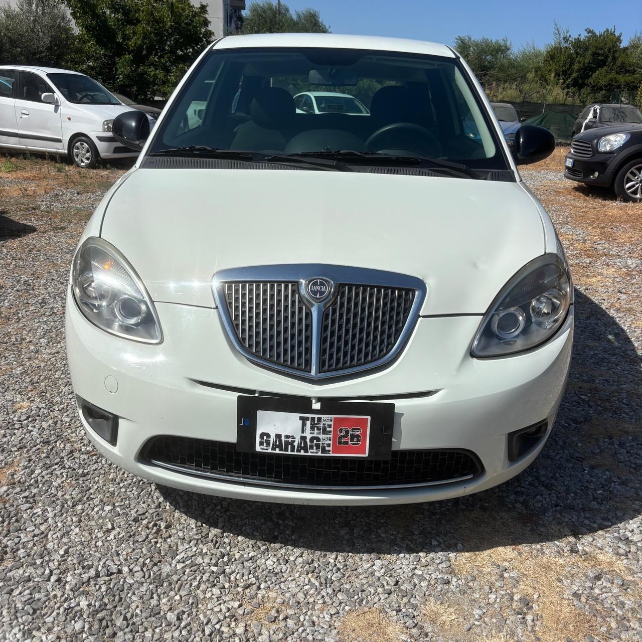 Lancia Ypsilon 1.3 MJT 75 CV Unyca