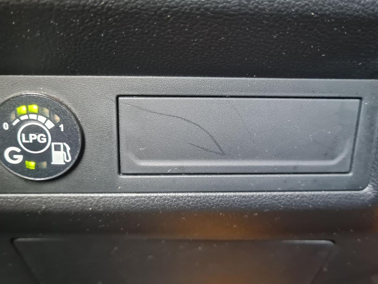 Renault Captur ECO-G 100 Intens #9311