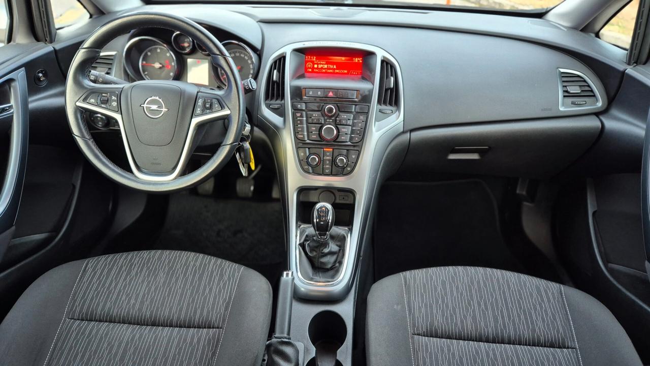 Opel Astra 1.7 CDTI 110CV Sports Tourer Cosmo