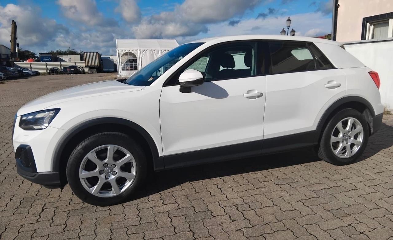 Audi Q2 35 TFSI Admired Navi Fari Led