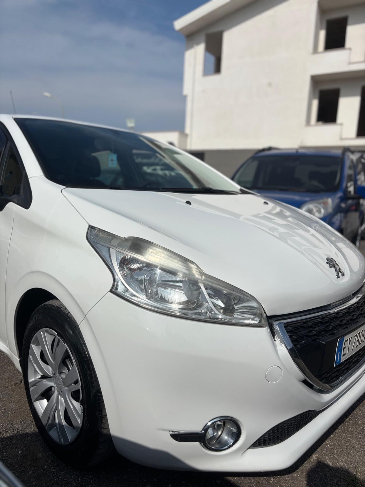 Peugeot 208 PureTech 82 5 porte Allure