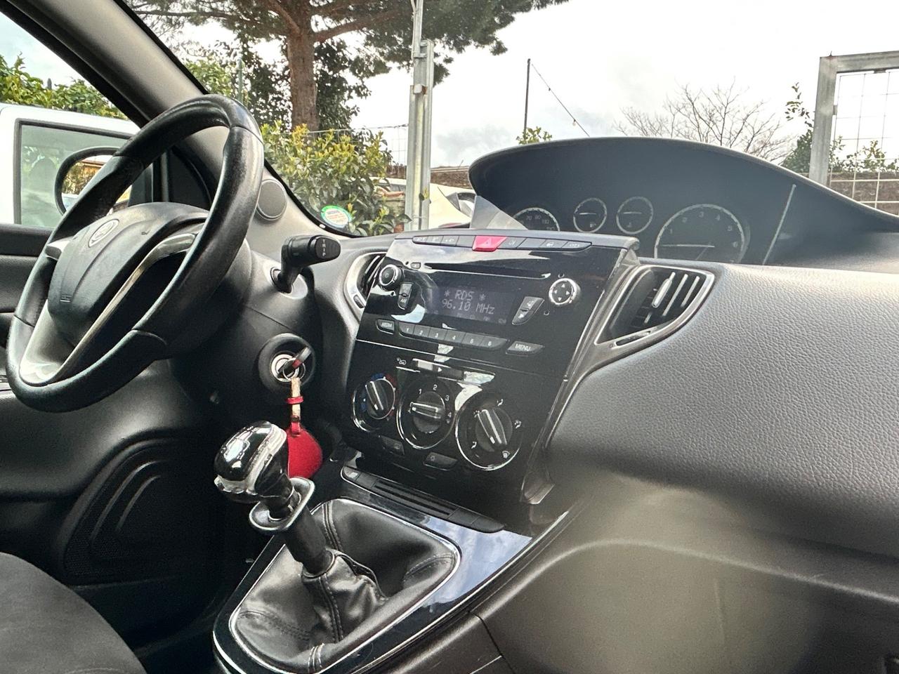 Lancia Ypsilon 1.2 69 CV 5 porte Platinum