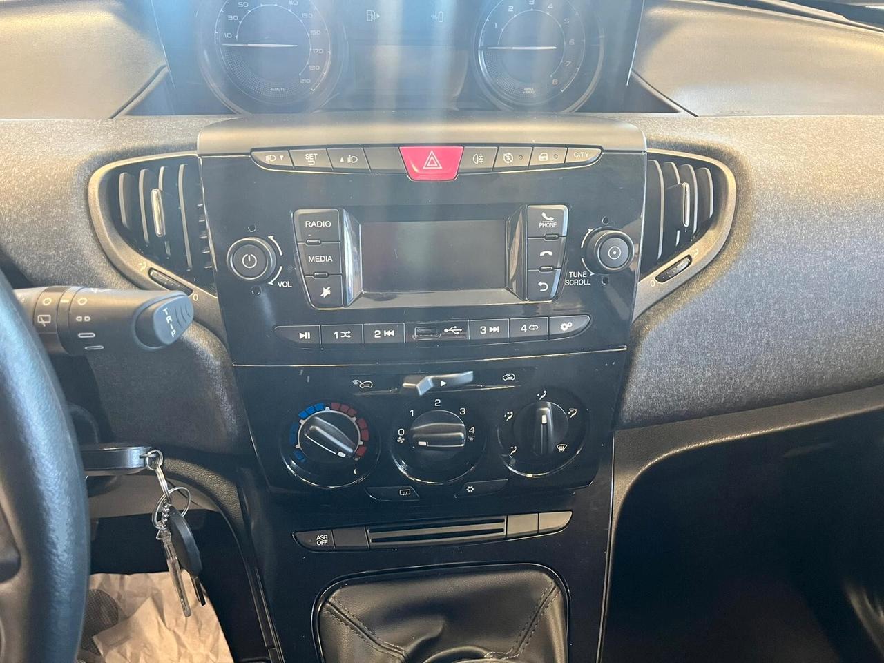 Lancia Ypsilon 1.0 FireFly 5 porte S&S Hybrid Gold