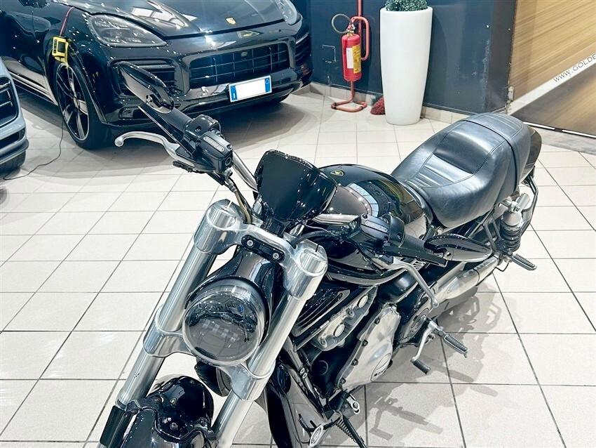 Harley-davidson 1130 V-ROD - VRSCR Street Road