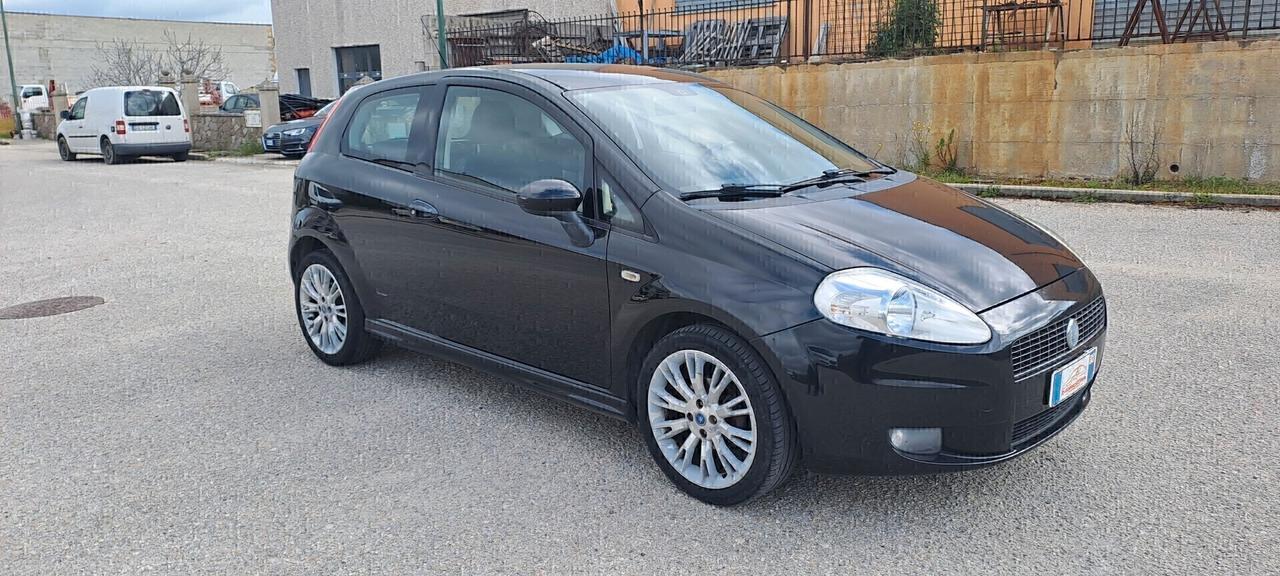 Fiat Grande Punto 1.4 Starjet 16V 3 porte Dynamic