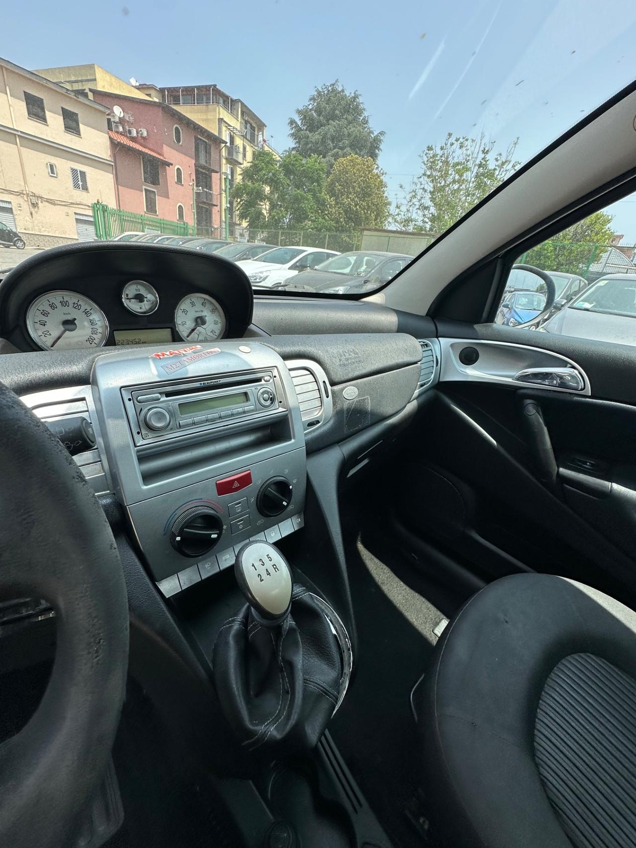 Lancia Ypsilon 1.2 69 CV Elle