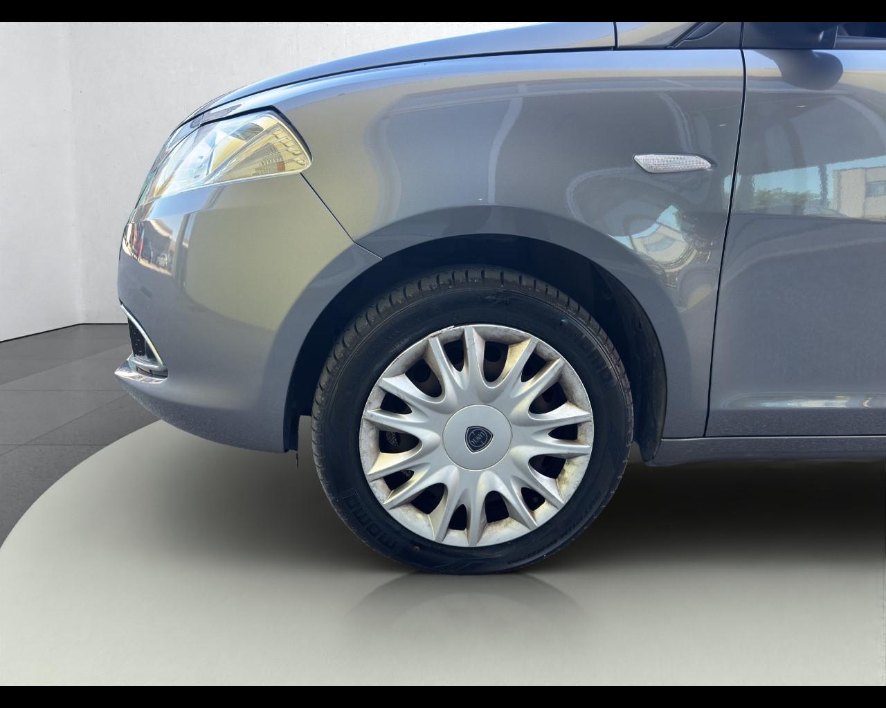 LANCIA Ypsilon 3ª serie - Ypsilon 1.2 69 CV 5 porte S&S Gold