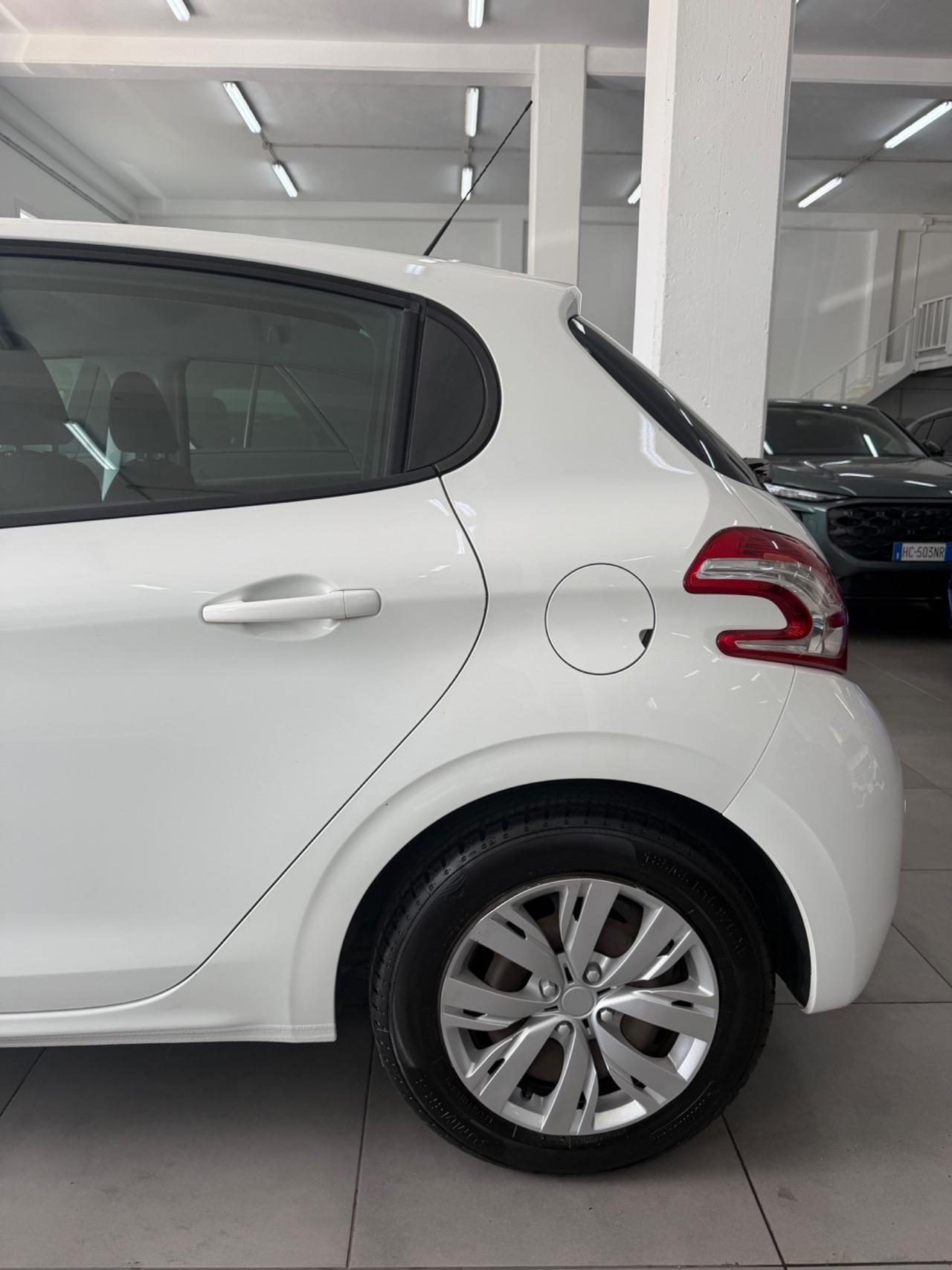 Peugeot 208 1.2 BENZ 5 porte FINANZIABILE