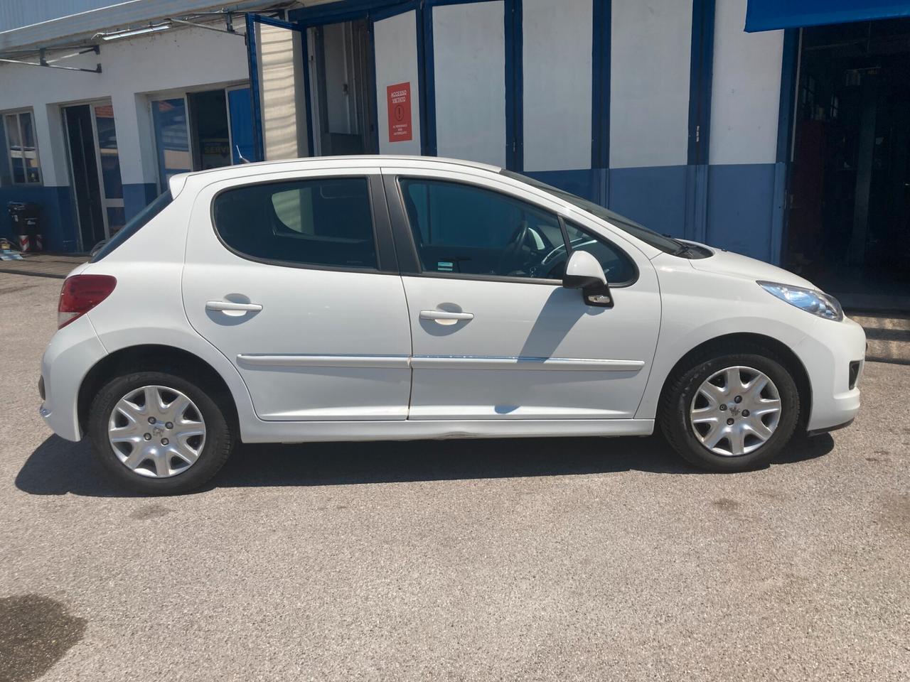 Peugeot 207 Plus 1.4 8V 75CV 5p. ECO GPL