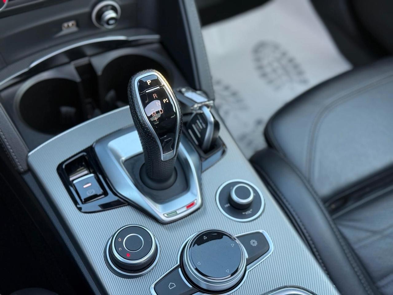 Alfa Stelvio 2.2 TD 210 CV AT8 Q4 Veloce + Tetto Apribile