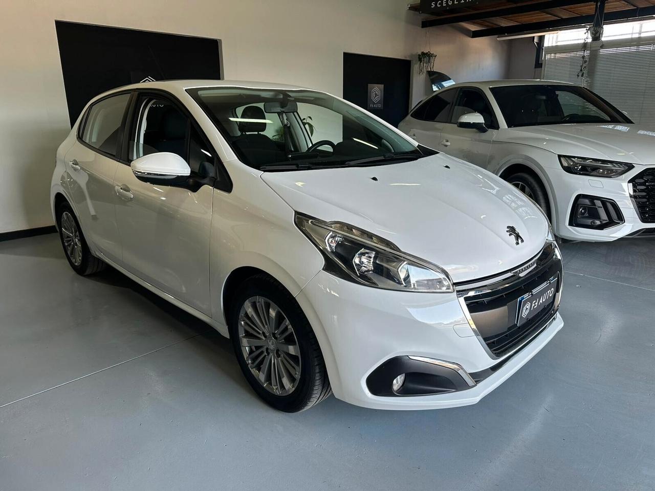 Peugeot 208 BlueHDi 75 5 porte Allure