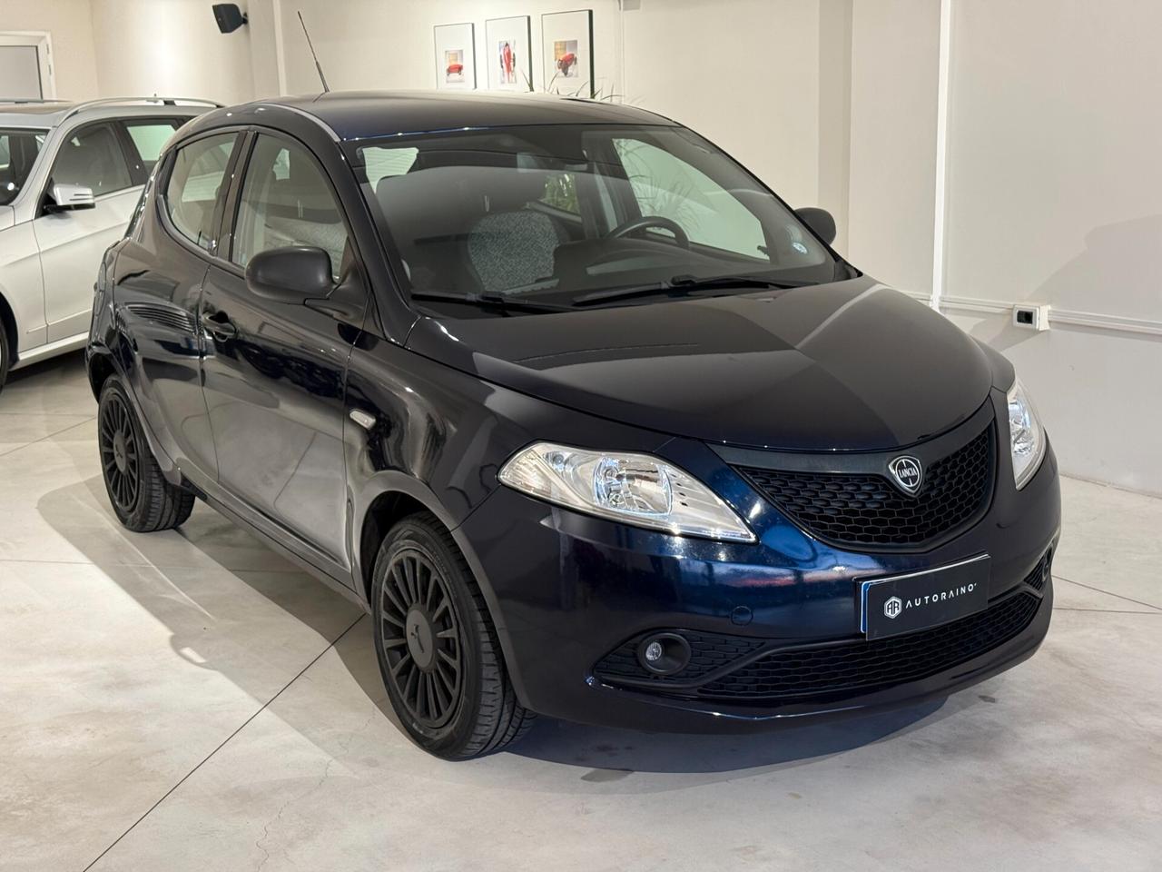 Lancia Ypsilon 1.2 69 CV 5 porte GPL Ecochic Elefantino Blu