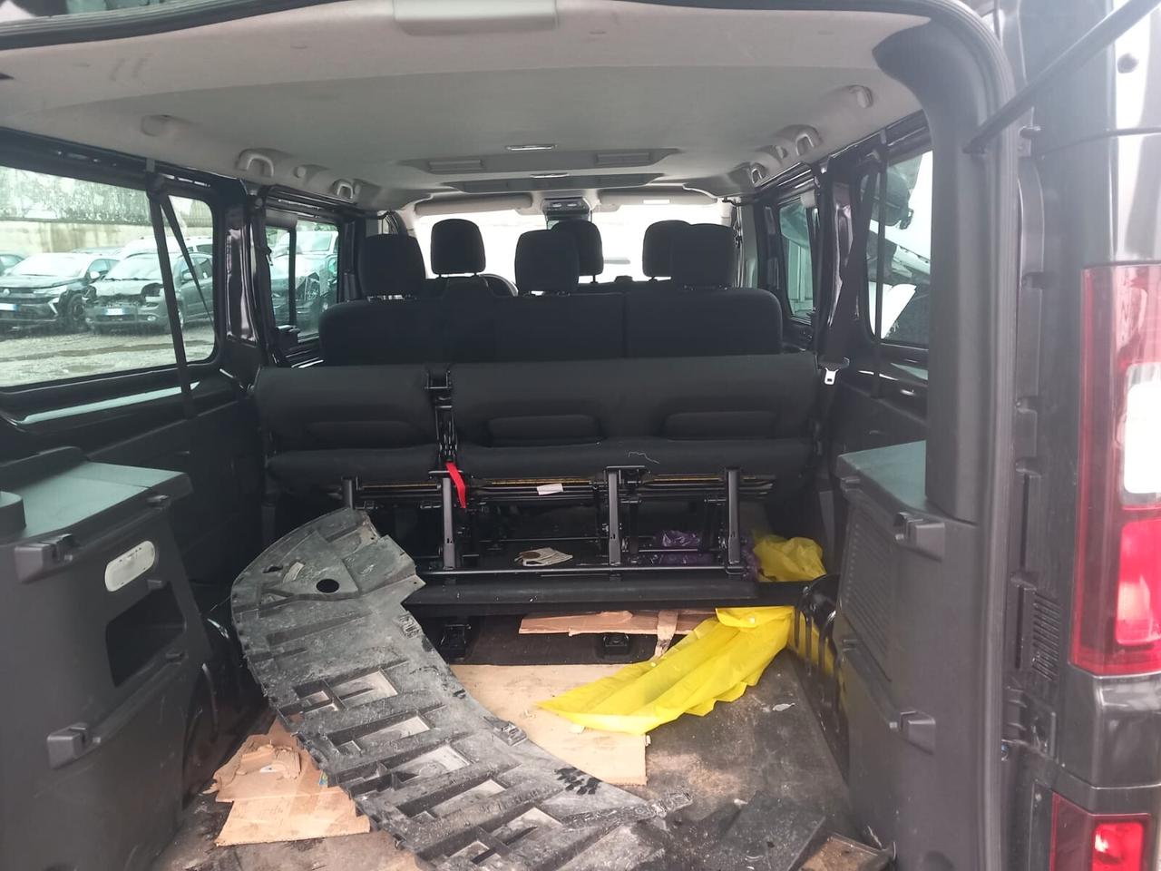 Renault Trafic BluedCi 150CV 9 POSTI SINISTRATO