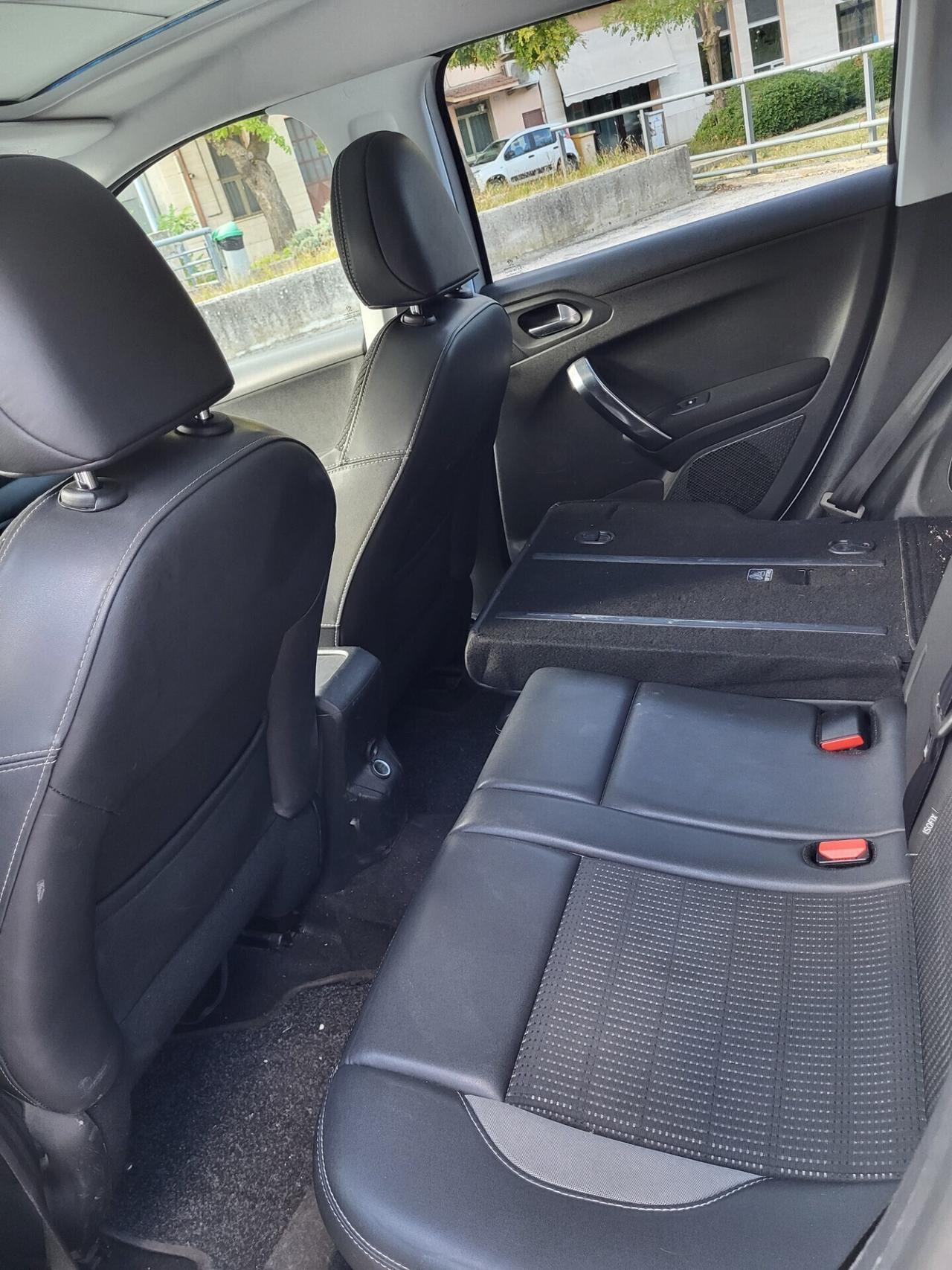 PEUGEOT 2008 1,6 HDI-TETTO PANOR-NAVI-3 REVISIONI