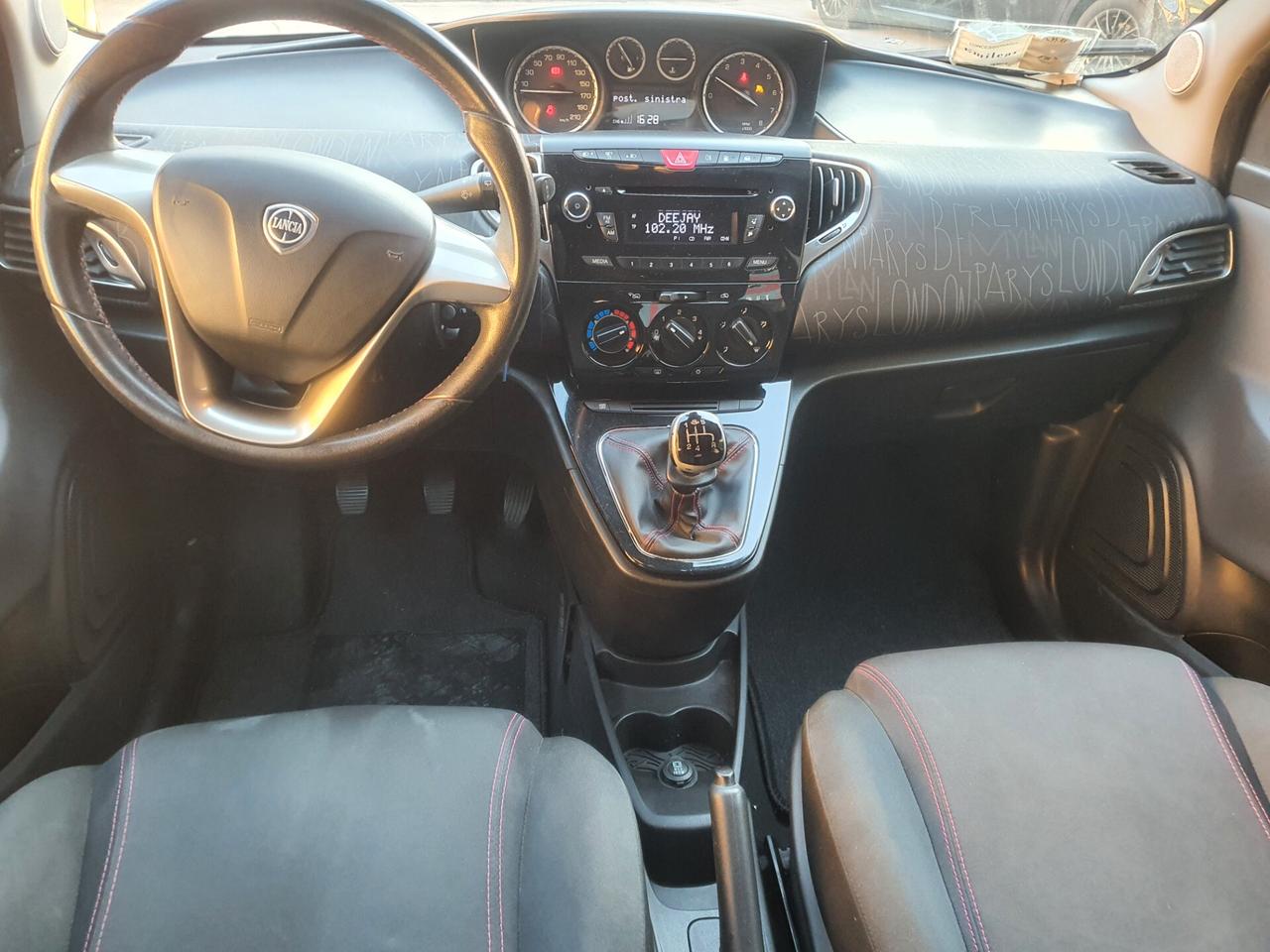 Lancia Ypsilon 0.9 TwinAir 85 CV 5 porte Metano Ecochic Gold NEOPATENTATI