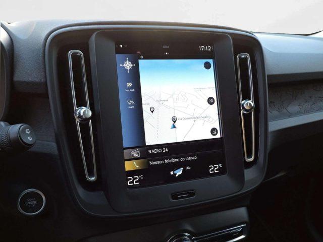 VOLVO XC40 T2 MOMENTUM CORE MANUALE