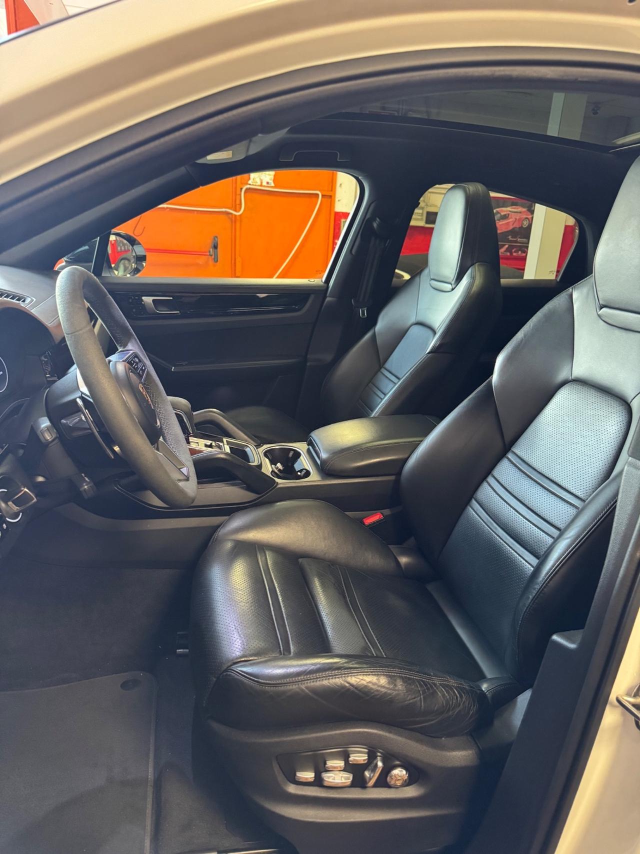 Porsche Cayenne Coupe 3.0 V6 PERMUTE