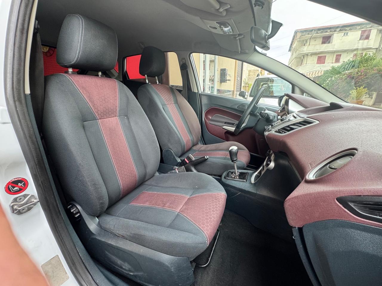 Ford Fiesta 1.4 TDCi 5p. Titanium