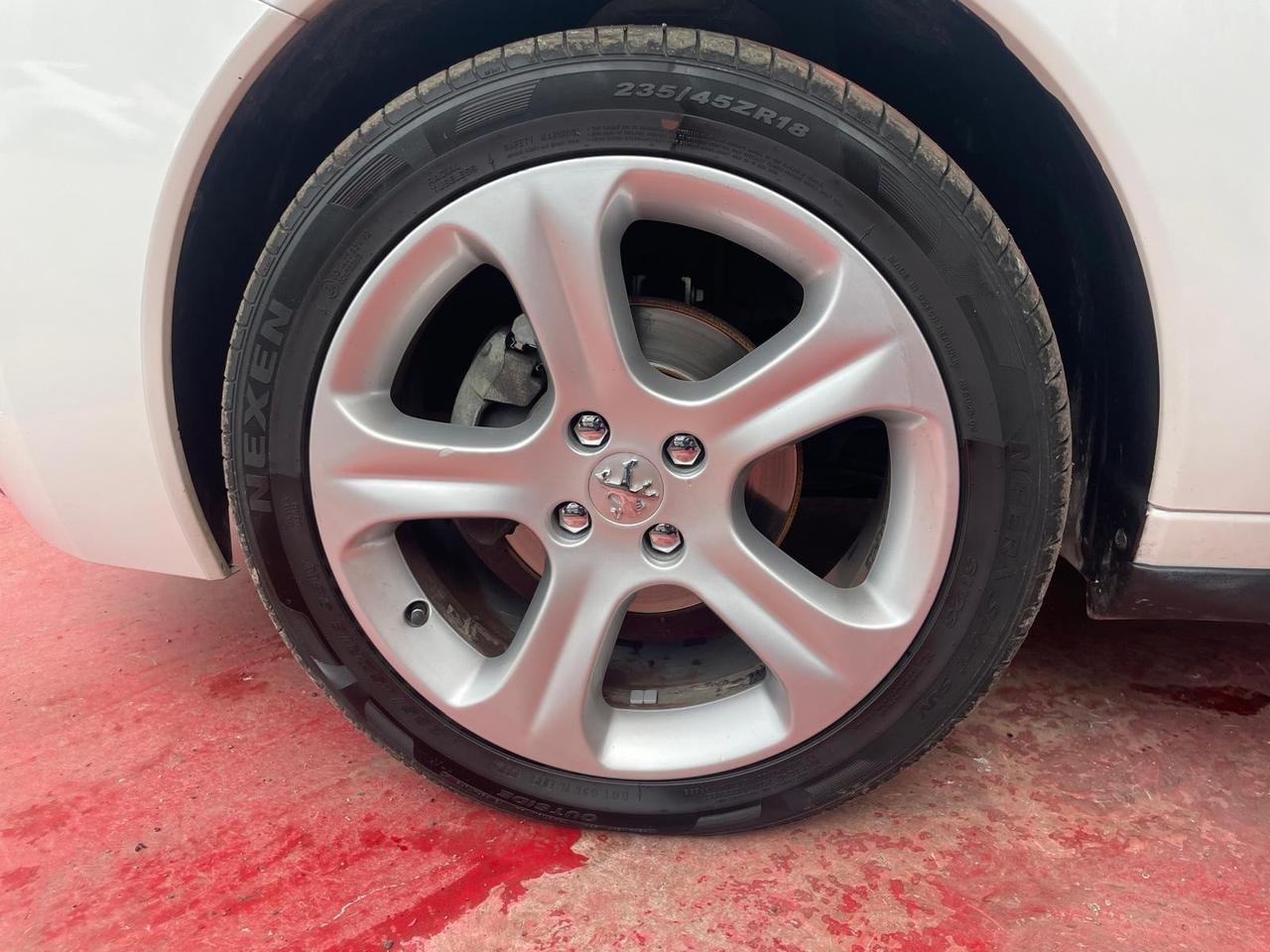 Peugeot 3008 1.6 HDi 110CV cambio robotizzato Premium