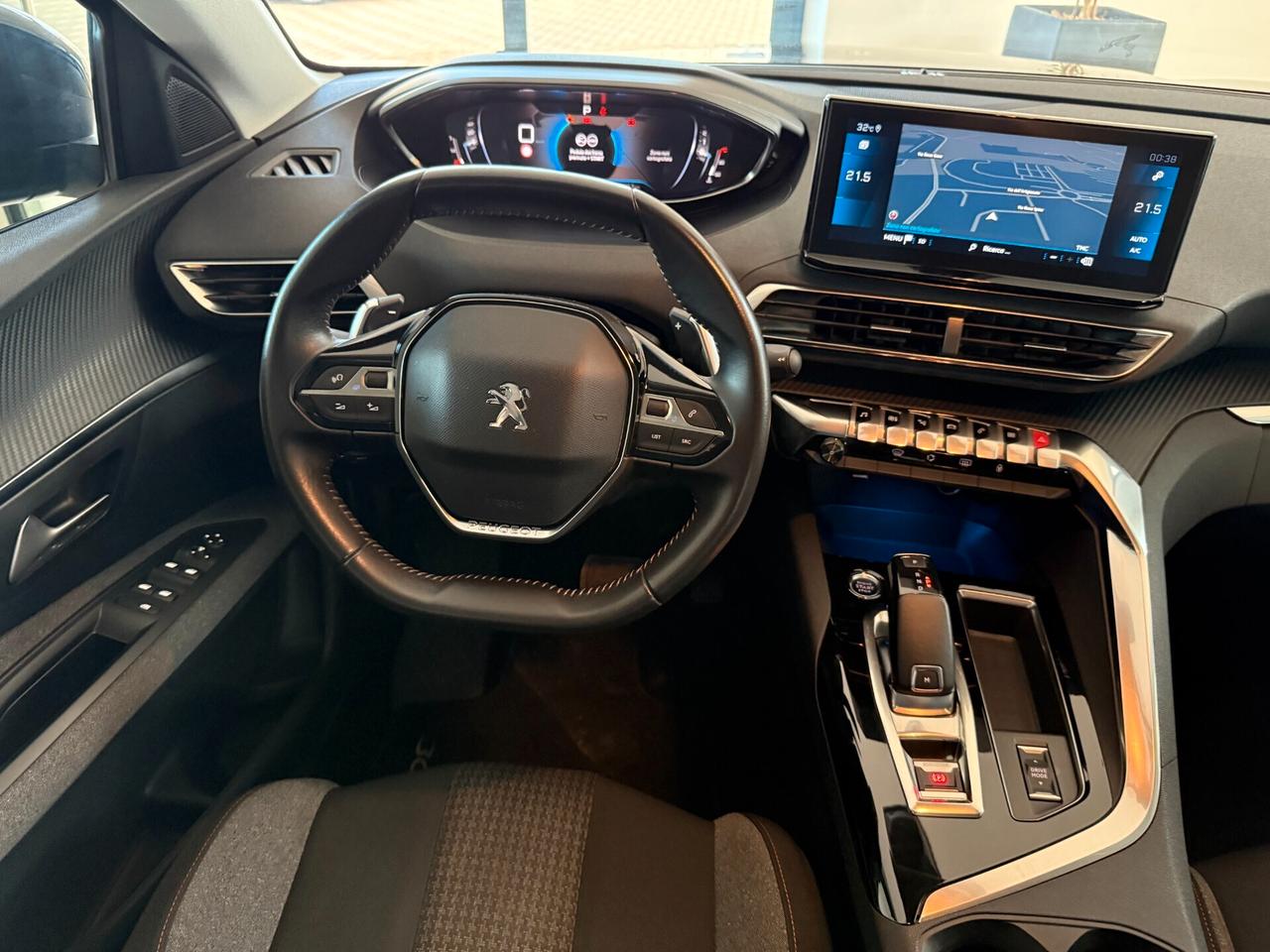 Peugeot 3008 BlueHDi 130 S&S EAT8 Business FullLed