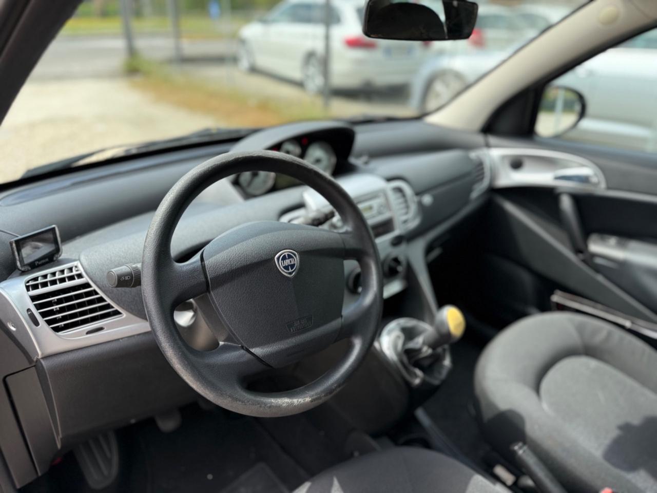 Lancia Ypsilon 1.3 MJT 75 CV Platino Ok neopatent Euro5