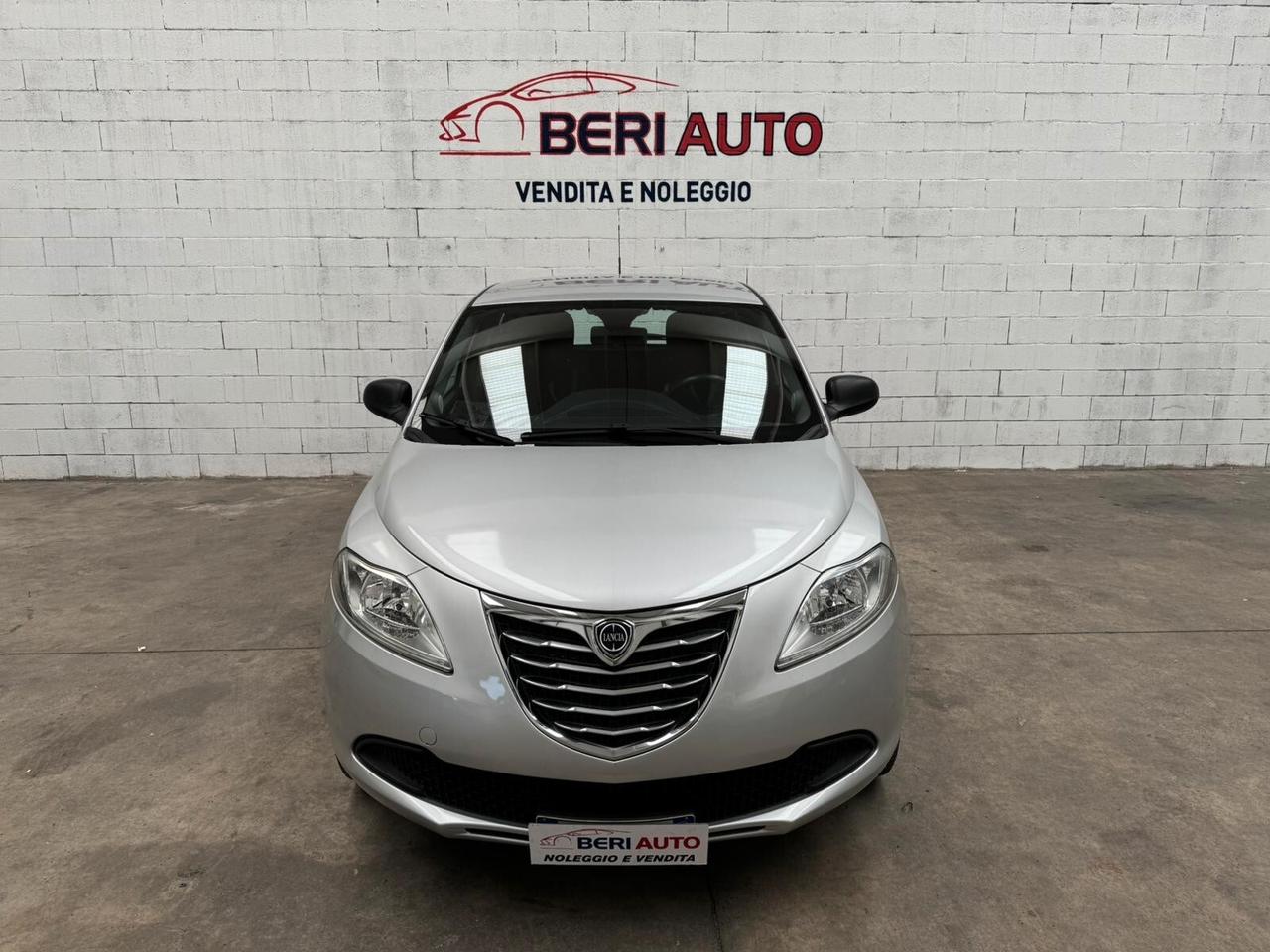 Lancia Ypsilon 5 porte Metano Ecochic Gold