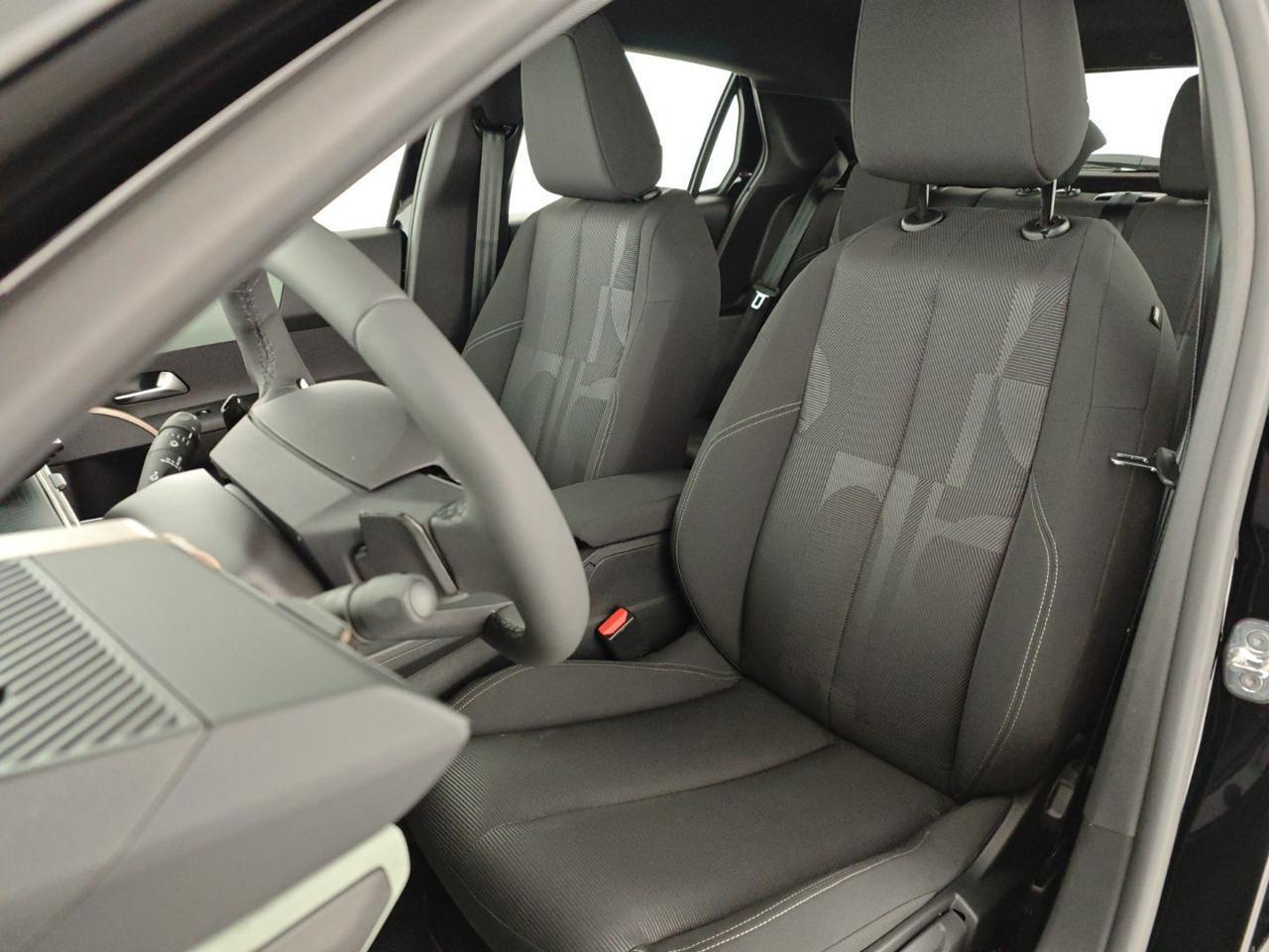 LANCIA Ypsilon Hybrid e-DCT