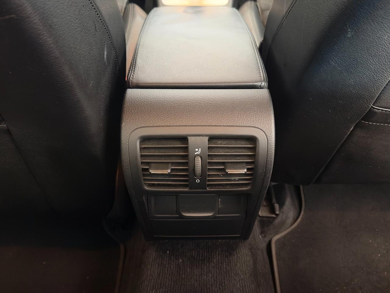 Volkswagen Passat 2.0 TDI DPF Var. Business Perfetta