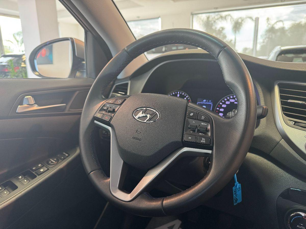 HYUNDAI Tucson 1.7 CRDi XPossible