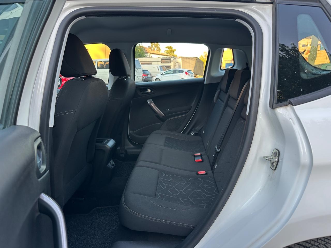 Peugeot 2008 PureTech 82 Allure soli 110mila km