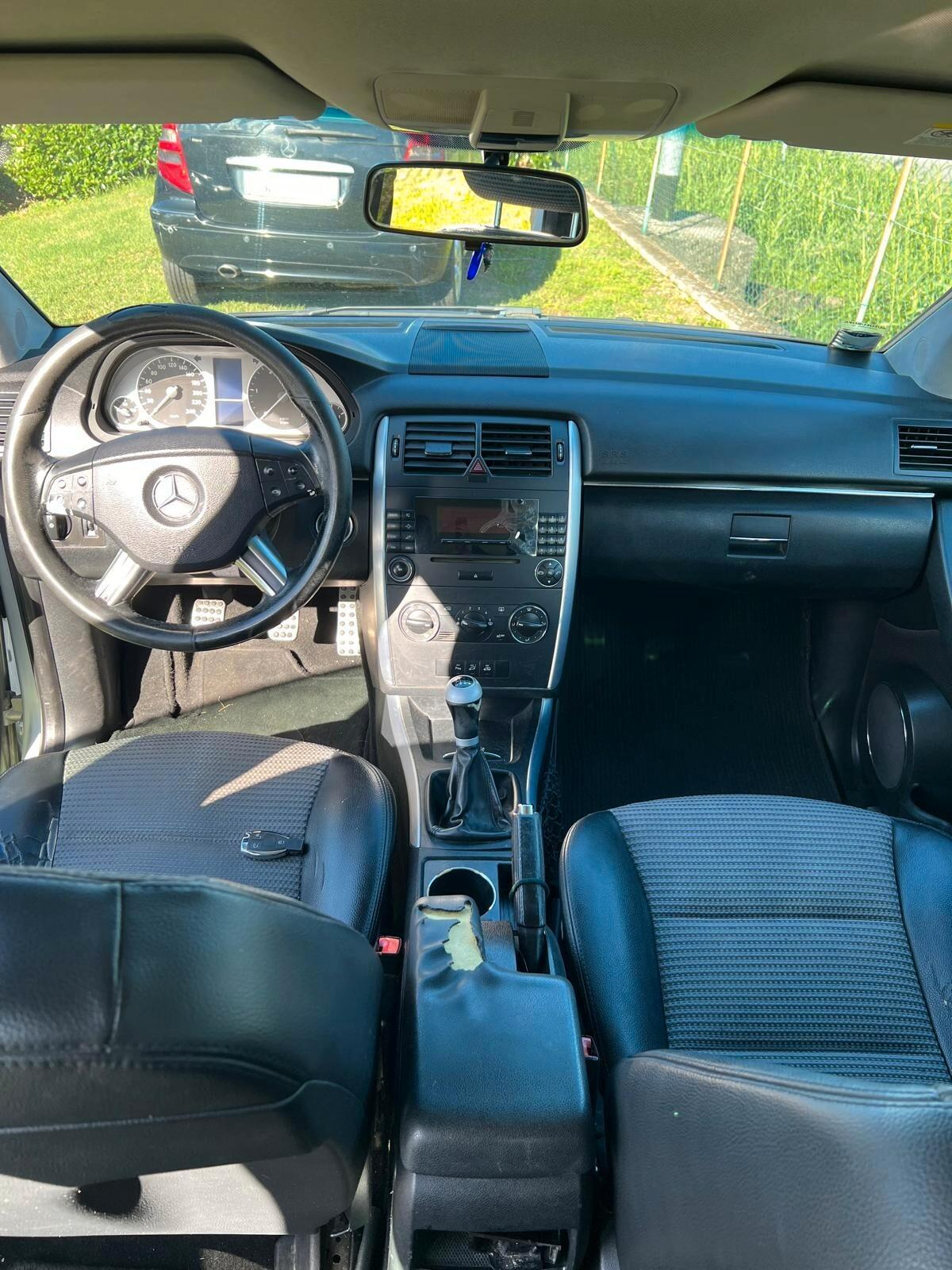 Mercedes-benz B 180 CDI X neopatentati