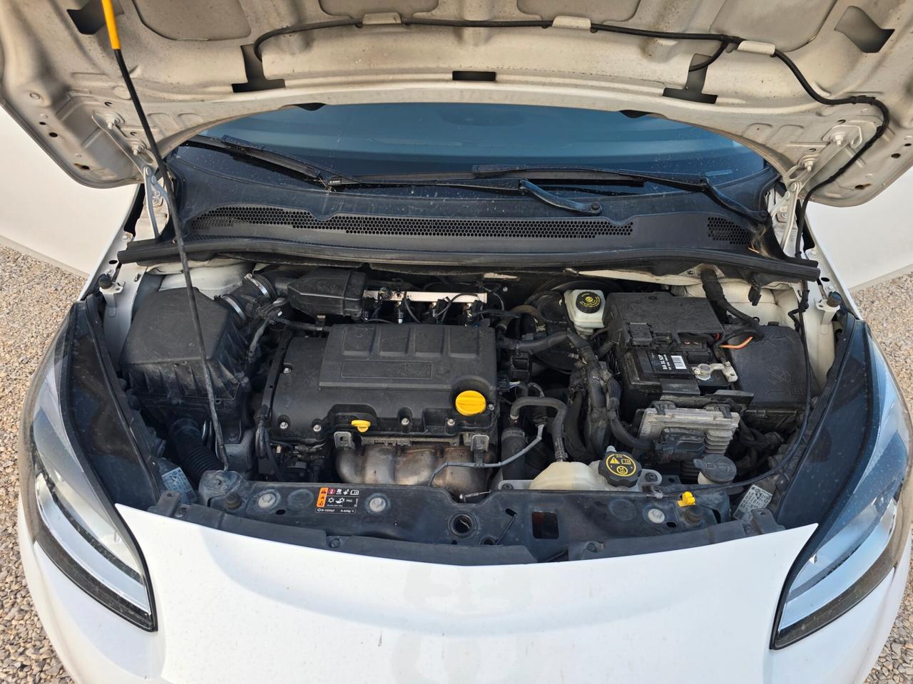 Opel Corsa 1.4 90CV GPL Tech Coupé b-Color